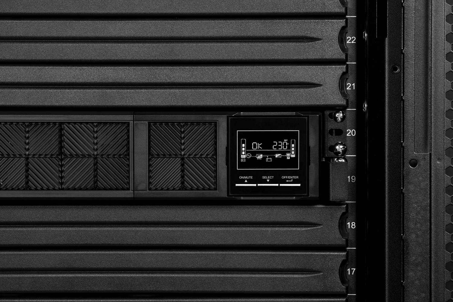 Источник бесперебойного питания Systeme Electric Smart-Save Online SRV, 2000VA/1800W, On-Line, Rack 2U(Tower convertible), LCD, Out: 6xC13, SNMP Intelligent Slot, USB, RS-232