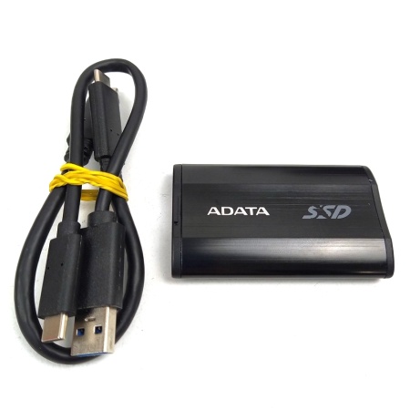 1.8" 512GB ADATA SE800 Black External SSD (ASE800-512GU32G2-CBK) USB 3.2 Gen 2 Type-C, 1000R уц-3-1 3.2 Type-C to C cable,USB 3.2 Type-C to A cable, Quick Start Guide, Tough-IP68 dustproof and waterproof, Military-Grade shockproof, RTL (771472)