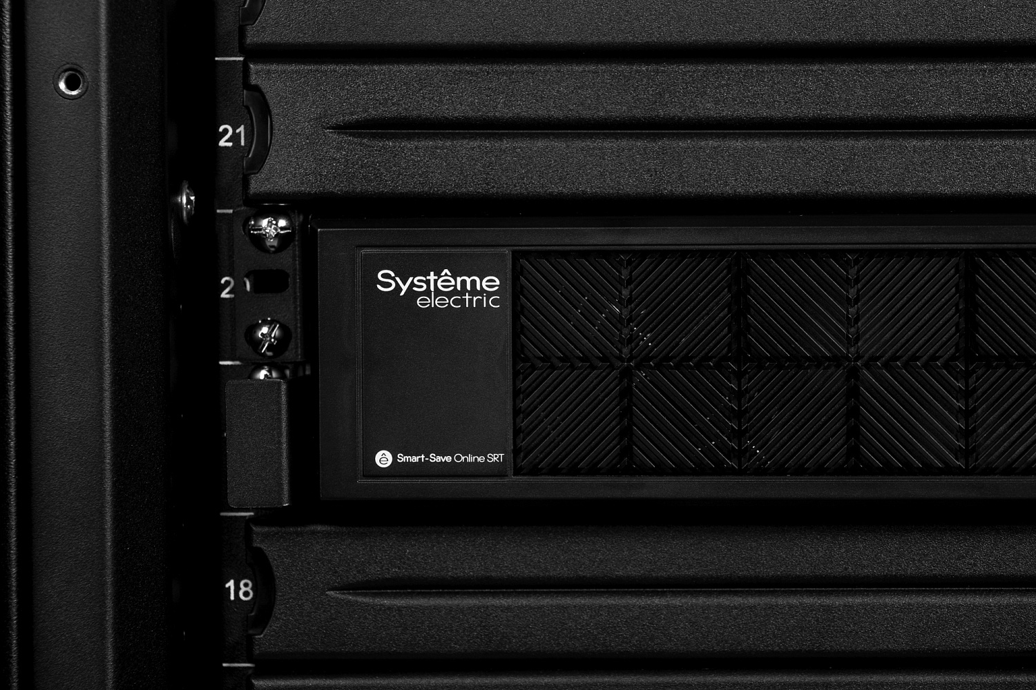 Источник бесперебойного питания Systeme Electriс SRT SRTSE1500RTXLI 1500Вт 1500ВА черный