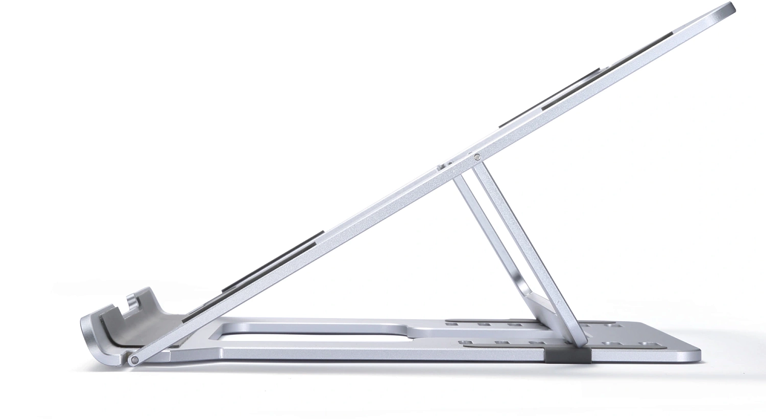 Подставка для ноутбука Buro BU-LS120 238x17x215мм 450г алюминий серебристый Подставка для ноутбука Buro BU-LS120 238x17x215мм 450г алюминий серебристый