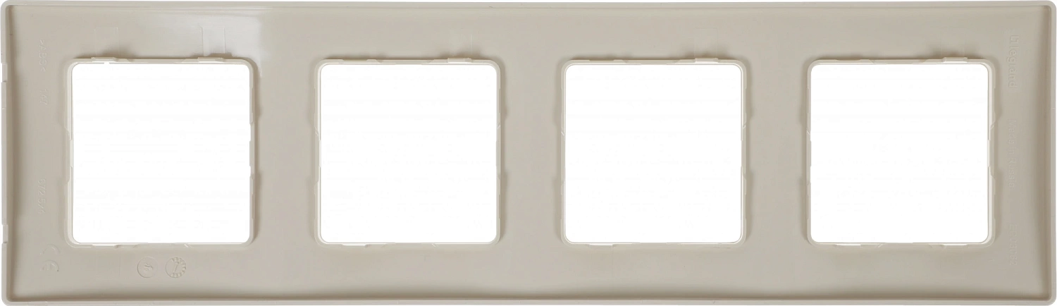 Рамка Legrand Etika 672514 накладная 4x ABS пластик слоновая кость Рамка Legrand Etika 672514 накладная 4x ABS пластик слоновая кость