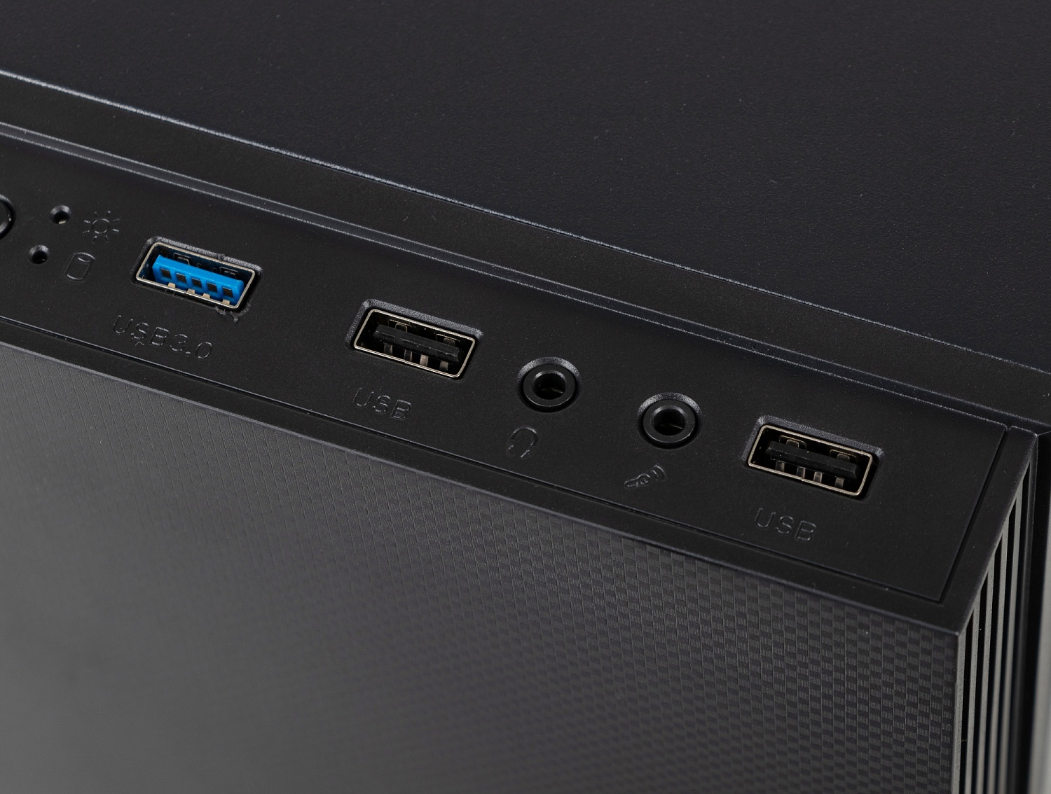 Корпус Accord K-18 черный без БП ATX 6x120mm 2xUSB2.0 1xUSB3.0 audio bott PSU