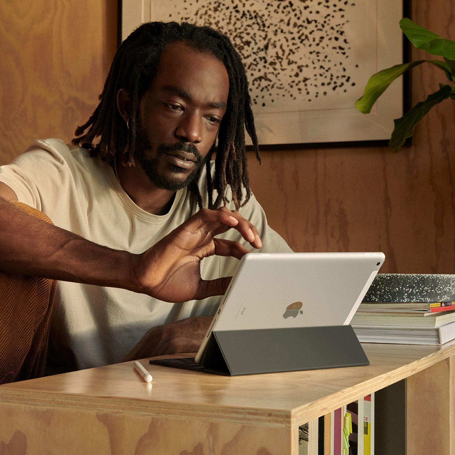 Планшет Apple iPad 2021 A2603 A13 Bionic 6С ROM64Gb 10.2" IPS 2160x1620 LTE iOS серый космос 8Mpix 12Mpix BT GPS WiFi Touch 9hr