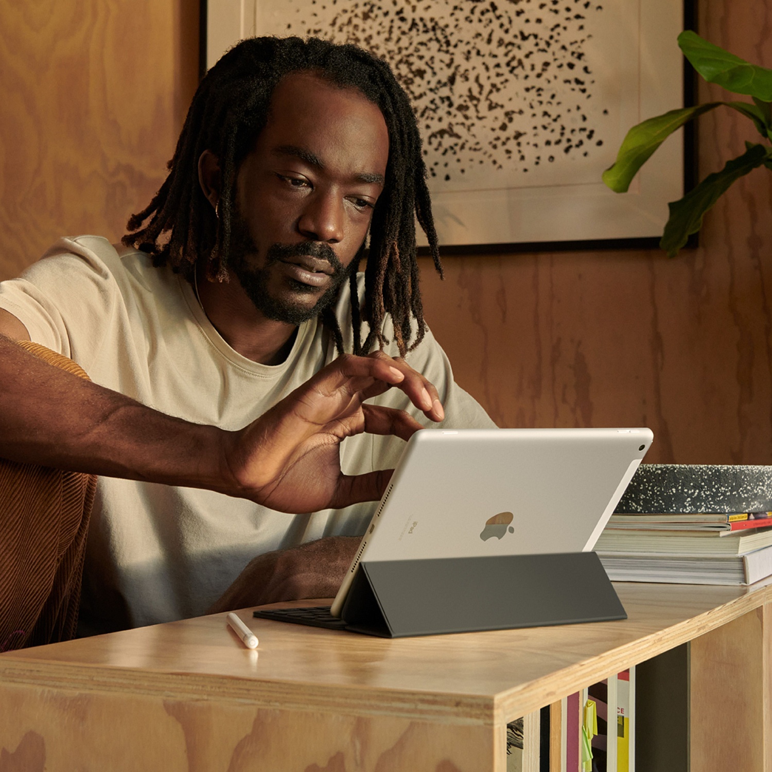 Планшет Apple iPad 2021 A2603 A13 Bionic 6С ROM64Gb 10.2" IPS 2160x1620 3G 4G iOS серый космос 8Mpix 12Mpix BT GPS WiFi Touch 9hr