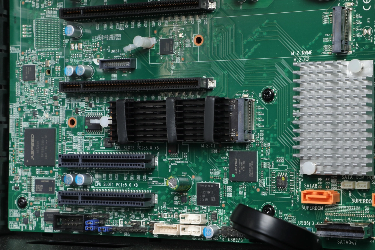 Сервер IRU Rock S9105P 1x4410T 2x16Gb 1x1Tb SSD 1x750W w/o OS (2141412)