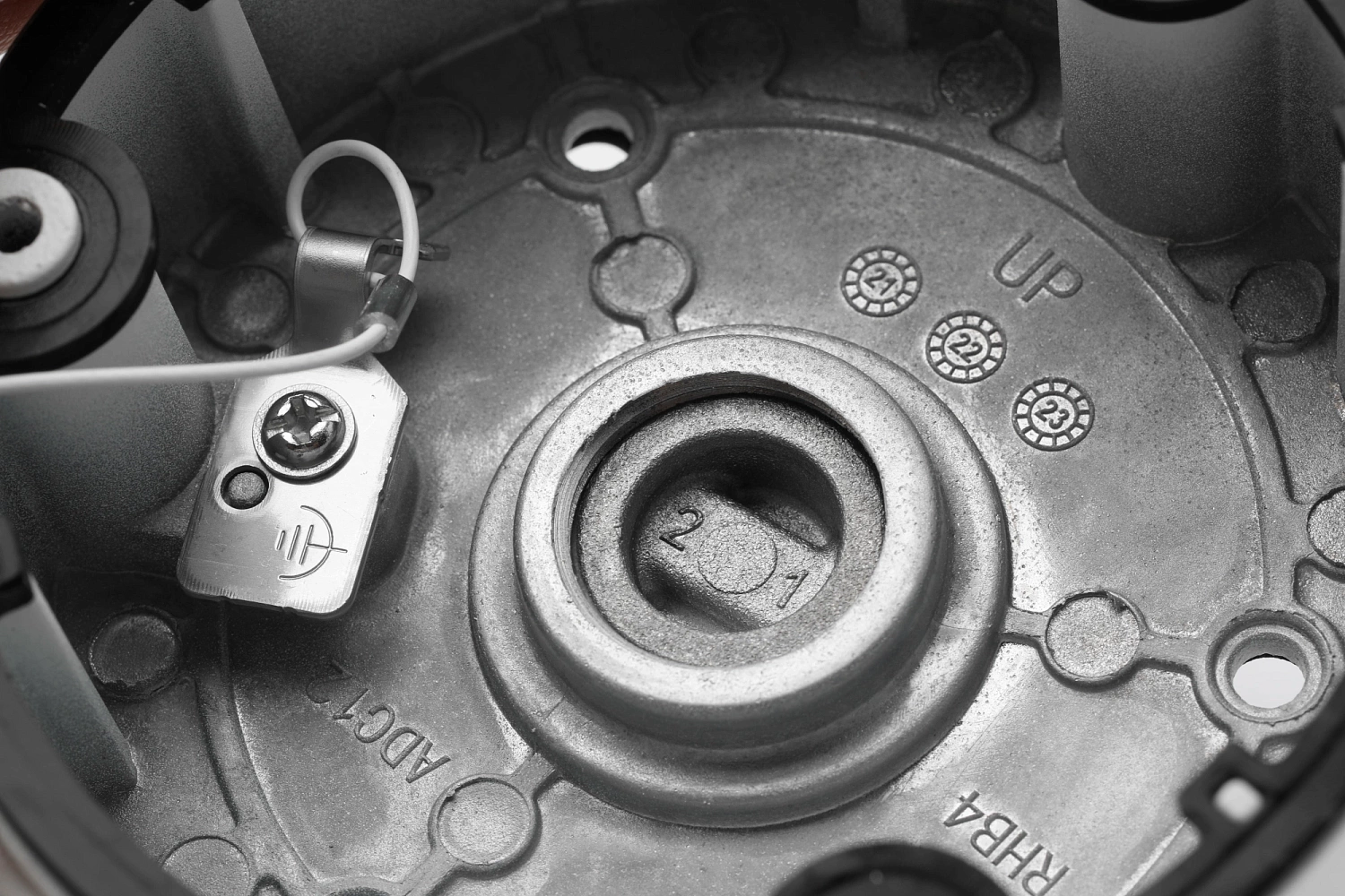 Монтажная коробка Hikvision DS-1280ZJ-XS (упак.:1шт) Монтажная коробка Hikvision DS-1280ZJ-XS (упак.:1шт)