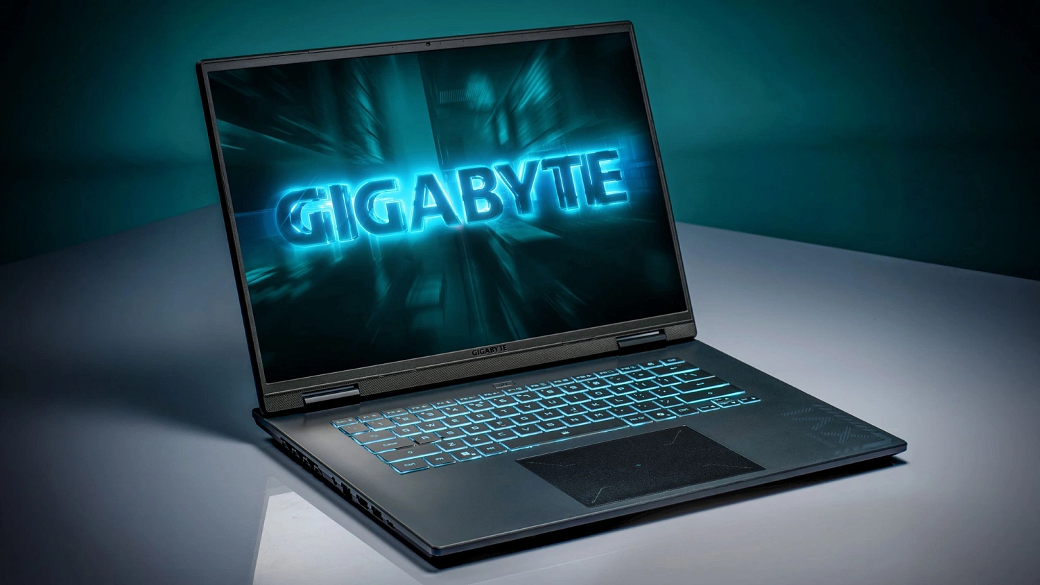 Ноутбук Gigabyte GAMING A16 Core i7 13620H 32Gb SSD1Tb NVIDIA GeForce RTX5050 8Gb 16" IPS QHD+ (2560x1600) FreeDOS grey WiFi BT Cam (CTHI3KZC64SD)