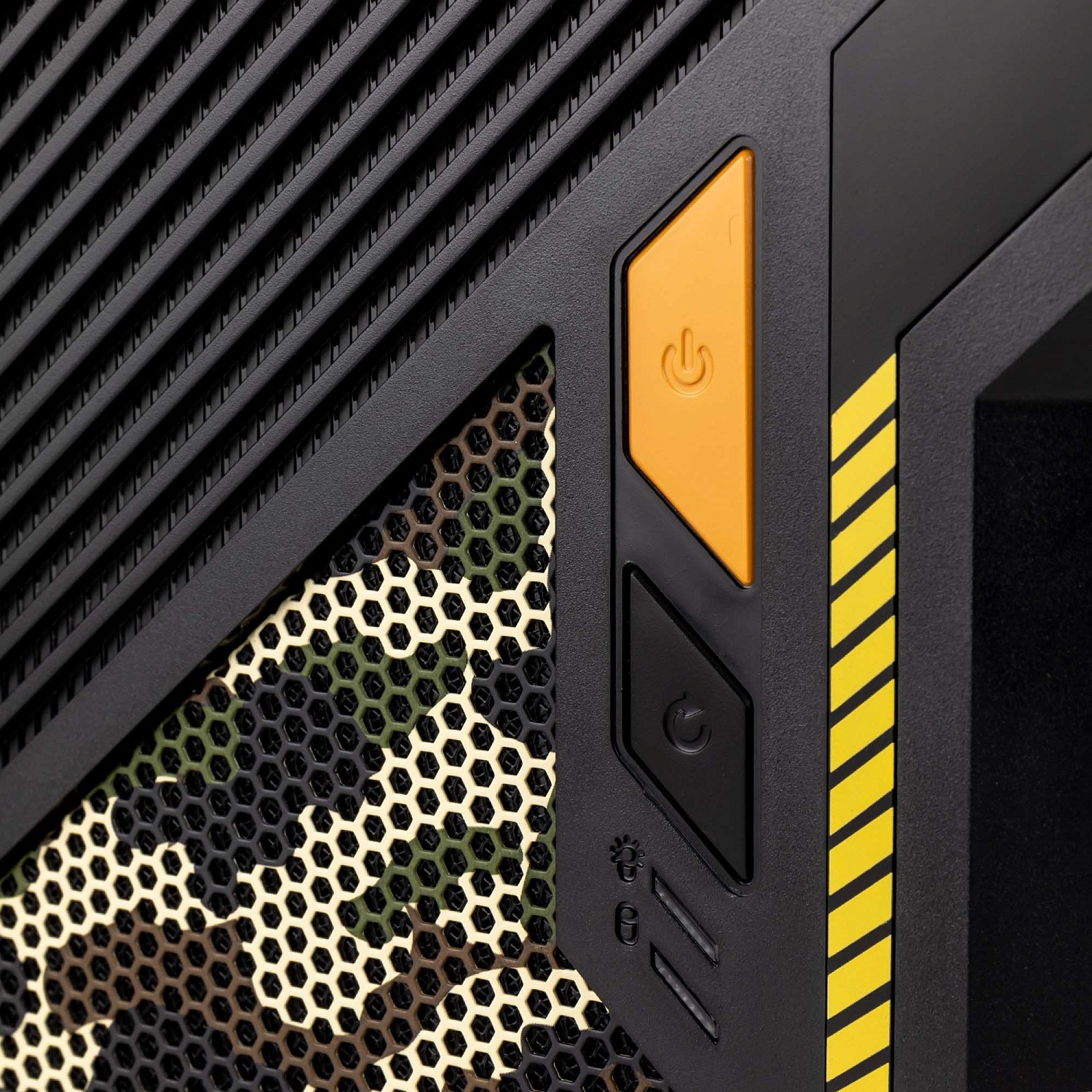 Корпус Hiper Combat черный/камуфляж без БП ATX 3x120mm 1xUSB2.0 1xUSB3.0 audio bott PSU