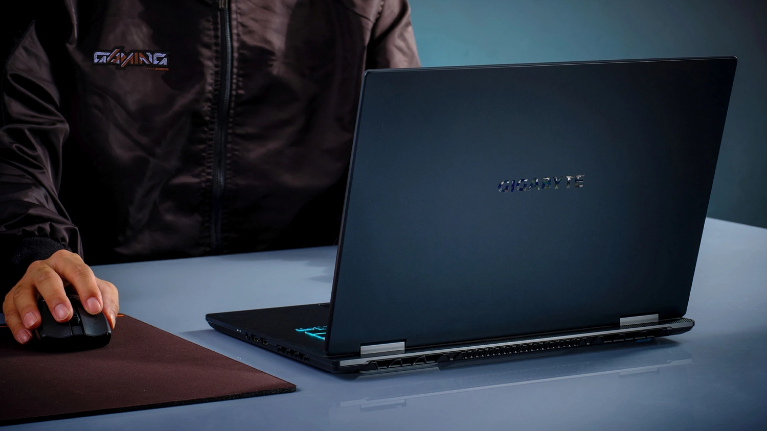 Ноутбук Gigabyte GAMING A16 Core i5 13420H 16Gb SSD512Gb NVIDIA GeForce RTX4050 6Gb 16" IPS FHD+ (1920x1200) FreeDOS grey WiFi BT Cam (CMHH2KZ893SD) Ноутбук Gigabyte GAMING A16 Core i5 13420H 16Gb SSD512Gb NVIDIA GeForce RTX4050 6Gb 16" IPS FHD+ (1920x1200) FreeDOS grey WiFi BT Cam (CMHH2KZ893SD)